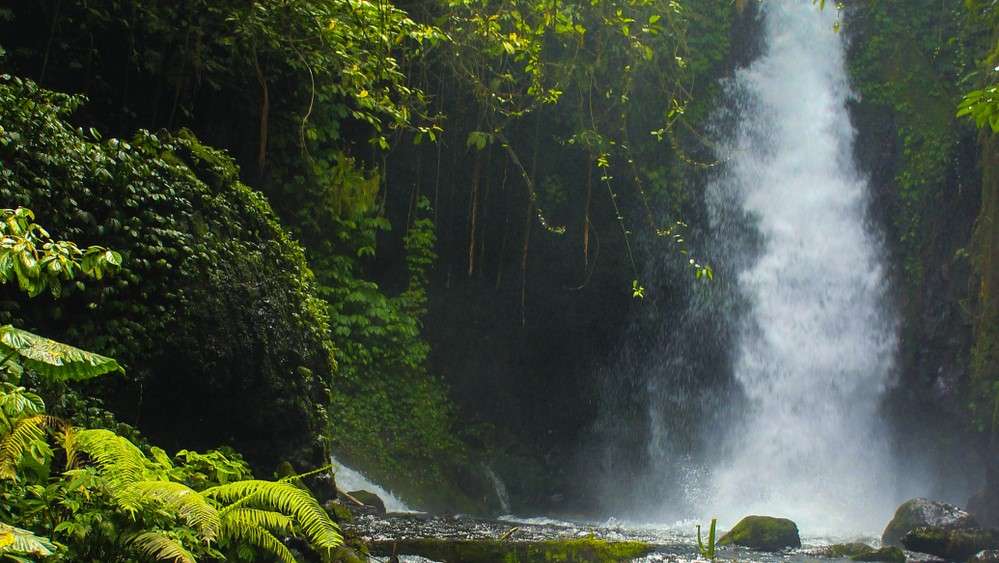 air terjun telunjuk raung
