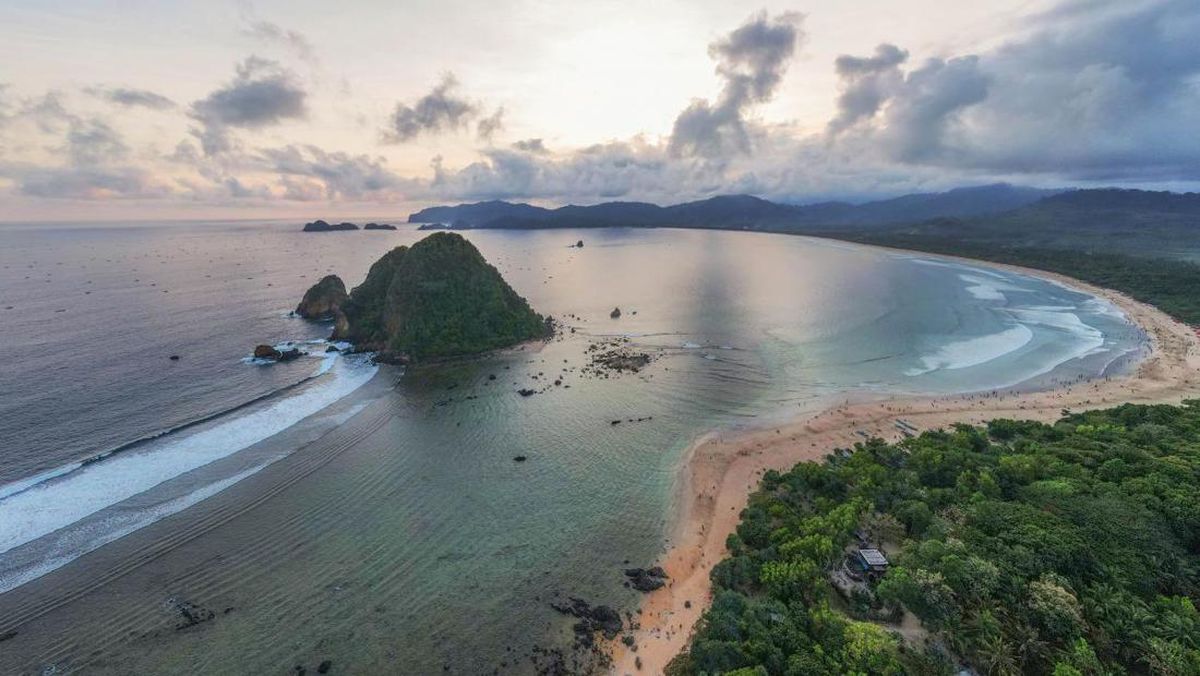pulau merah