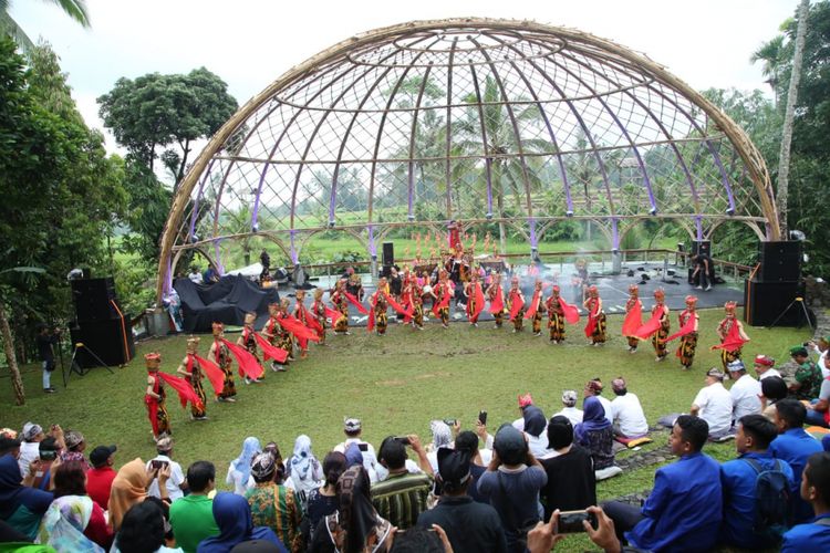 taman gandrung terakota